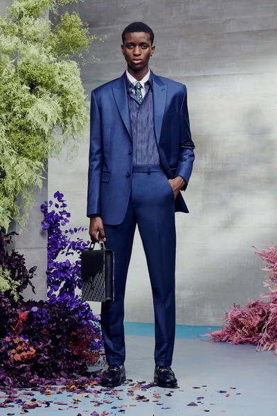 Look 30